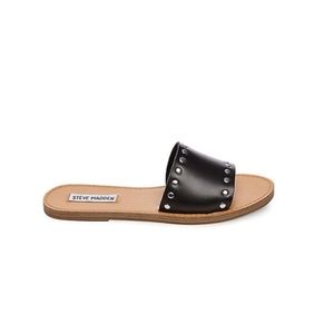 Steve Madden “Cam Sandals” in Black